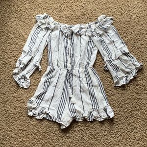 Off-the-shoulder Romper with ruffled sleeves